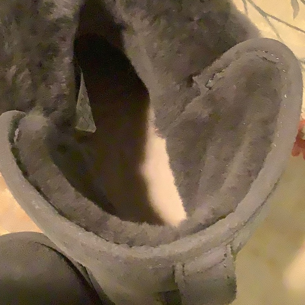 UGGS WOMEN’S BOOT - Picture 3 of 4